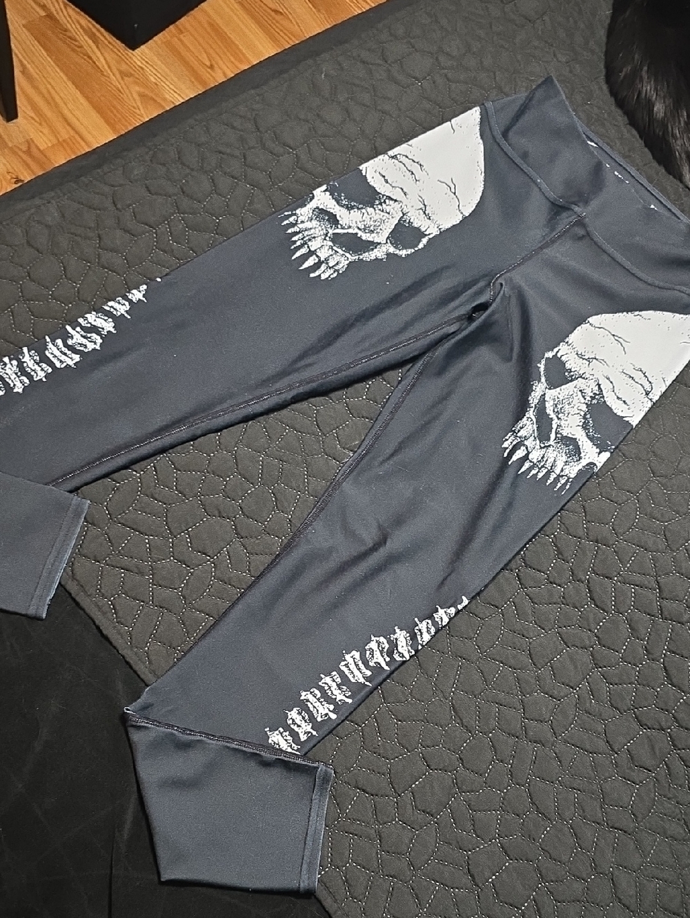 Black Widow Yoga Spinal Tap Leggings - Med